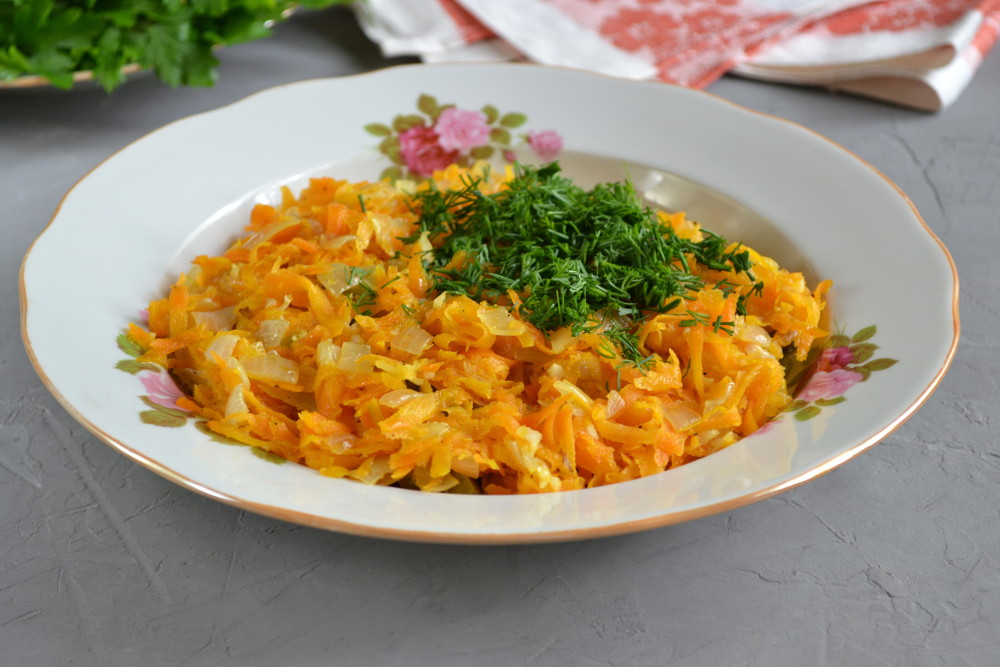Салат обжорка с печенью и солеными огурцами и морковью рецепт классический пошаговый с фото